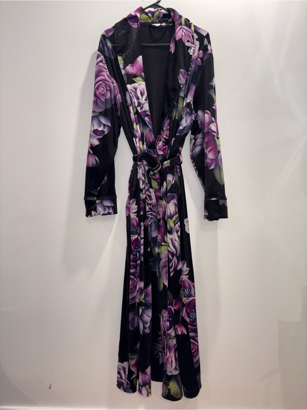 La Vie En Rose Black velour Robe with Purple Floral Print - Picture 4 of 9